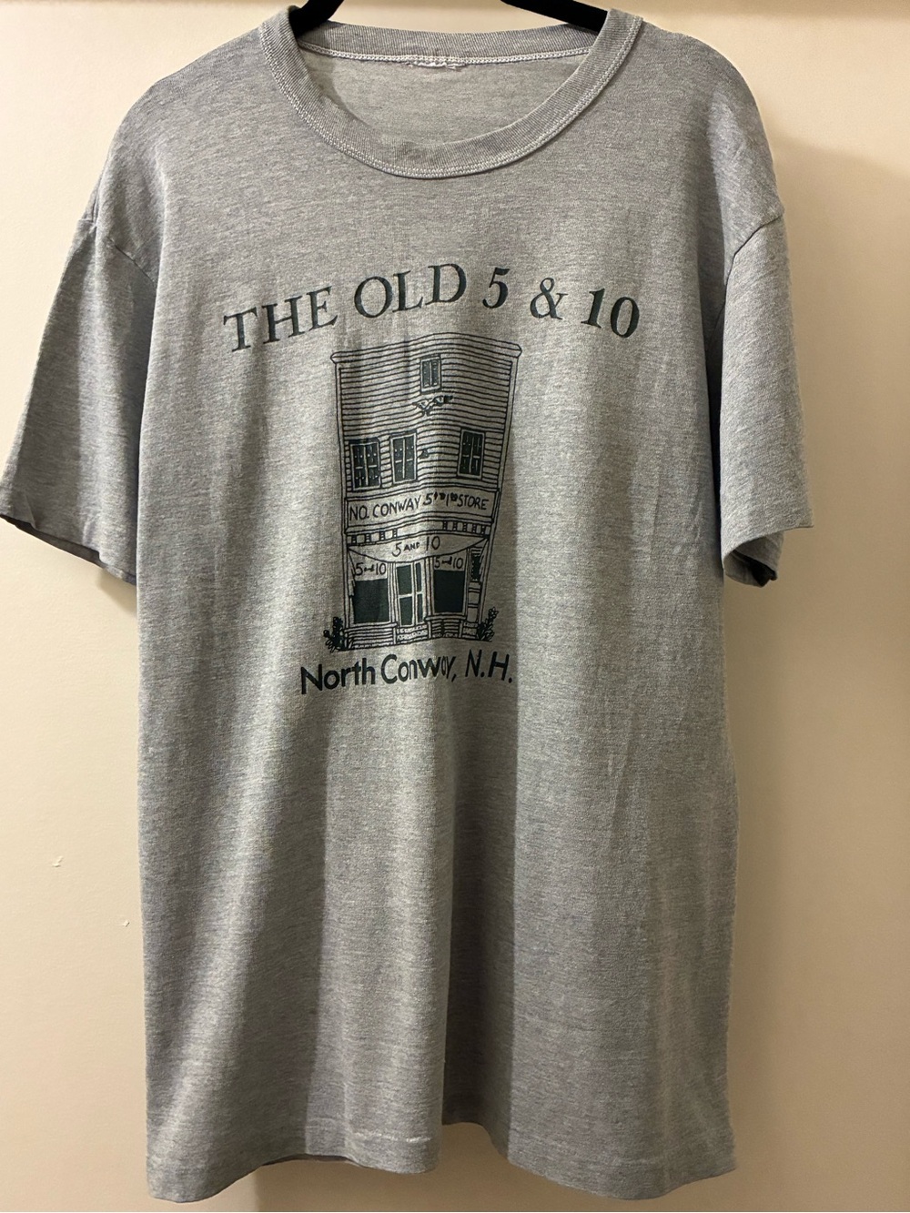 Vintage The Old 5 & 10 North Conway Gray Graphic Tee